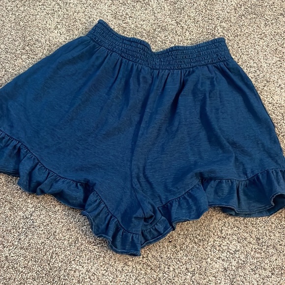 American eagle soft blue shorts with ruffle small - Picture 3 of 4